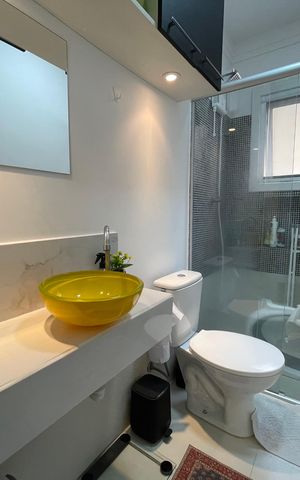 Casa de condomínio à venda com 220m², 4 quartos e 2 vagas Casa de condomínio à venda com 220m², 4 quartos e 2 vagasBanheiro Social