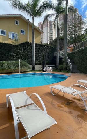 Casa de condomínio à venda com 220m², 4 quartos e 2 vagas Casa de condomínio à venda com 220m², 4 quartos e 2 vagasÁrea comum - Piscina