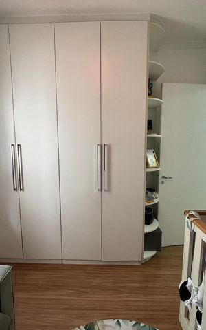 Casa de condomínio à venda com 220m², 4 quartos e 2 vagas Casa de condomínio à venda com 220m², 4 quartos e 2 vagasQuarto 2