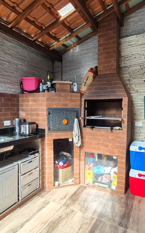 Casa de condomínio à venda com 110m², 3 quartos e 2 vagasÁrea de Serviço