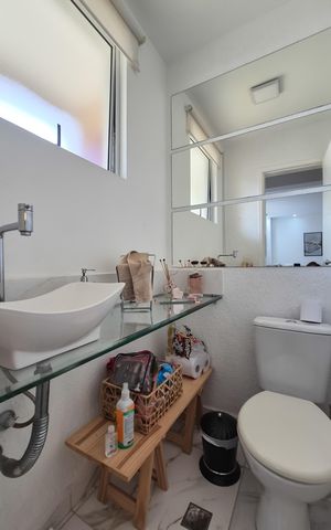 Casa de condomínio à venda com 110m², 3 quartos e 2 vagasLavabo
