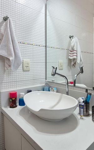 Casa de condomínio à venda com 110m², 3 quartos e 2 vagasBanheiro Social