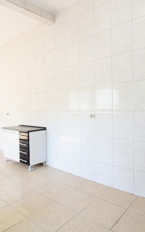 Casa para alugar com 250m², 2 quartos e 1 vagaÁrea de Serviço
