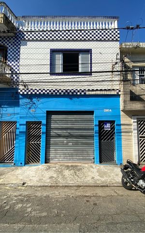 Casa para alugar com 250m², 2 quartos e 1 vagaFachada
