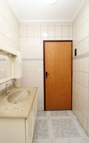 Casa para alugar com 250m², 2 quartos e 1 vagaBanheiro