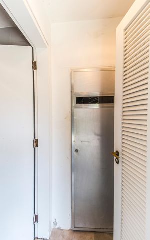 Casa de condomínio à venda com 750m², 4 quartos e 6 vagas Casa de condomínio à venda com 750m², 4 quartos e 6 vagasSaúna