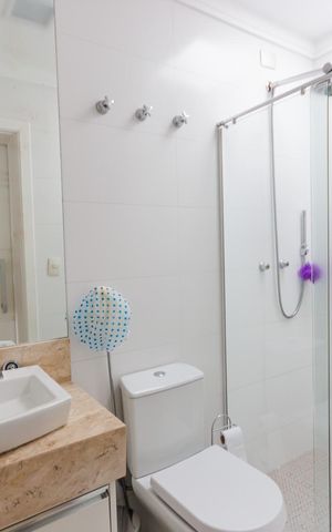 Casa à venda com 470m², 4 quartos e 5 vagas Casa à venda com 470m², 4 quartos e 5 vagasBanheiro da Suíte 4