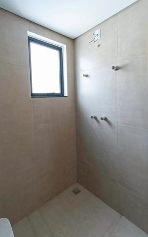 Casa à venda com 181m², 3 quartos e 2 vagas Casa à venda com 181m², 3 quartos e 2 vagasBanheiro da suíte
