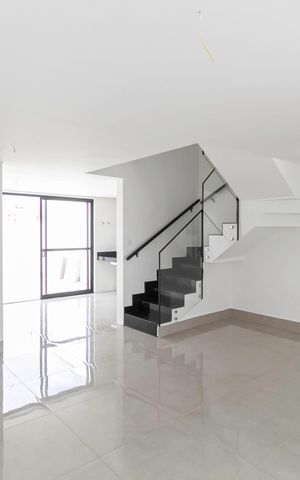 Casa à venda com 181m², 3 quartos e 2 vagas Casa à venda com 181m², 3 quartos e 2 vagasSala