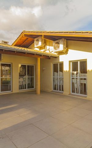 Casa de condomínio à venda com 88m², 3 quartos e 2 vagas Casa de condomínio à venda com 88m², 3 quartos e 2 vagasÁrea comum