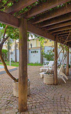 Casa de condomínio à venda com 88m², 3 quartos e 2 vagas Casa de condomínio à venda com 88m², 3 quartos e 2 vagasÁrea comum