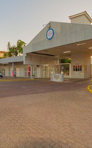 Casa de condomínio à venda com 88m², 3 quartos e 2 vagas Casa de condomínio à venda com 88m², 3 quartos e 2 vagasFachada