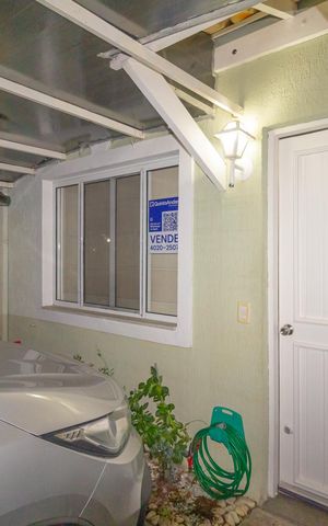 Casa de condomínio à venda com 88m², 3 quartos e 2 vagas Casa de condomínio à venda com 88m², 3 quartos e 2 vagasPlaca instalada