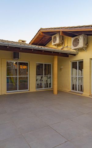 Casa de condomínio à venda com 88m², 3 quartos e 2 vagas Casa de condomínio à venda com 88m², 3 quartos e 2 vagasÁrea comum