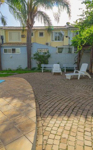Casa de condomínio à venda com 88m², 3 quartos e 2 vagas Casa de condomínio à venda com 88m², 3 quartos e 2 vagasÁrea comum