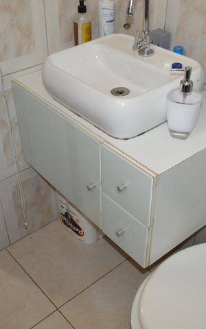 Casa à venda com 170m², 3 quartos e 1 vagaBanheiro da Suíte 2