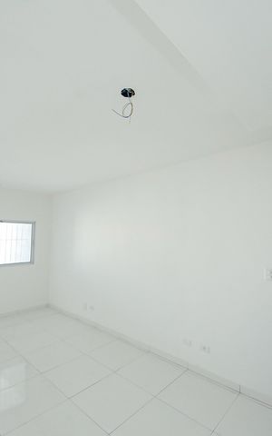 Casa à venda com 120m², 3 quartos e 2 vagas Casa à venda com 120m², 3 quartos e 2 vagasSala