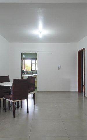 Casa à venda com 226m², 3 quartos e 3 vagasSala