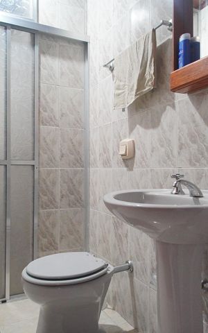 Casa à venda com 226m², 3 quartos e 3 vagasBanheiro