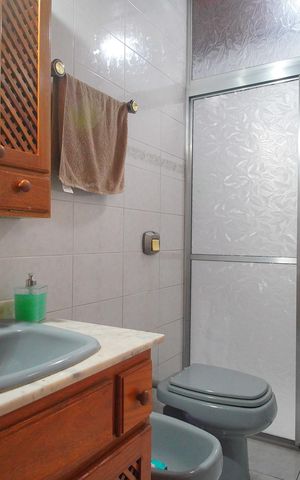 Casa à venda com 226m², 3 quartos e 3 vagasBanheiro da Suíte