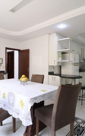 Casa para alugar com 456m², 7 quartos e 5 vagasCozinha
