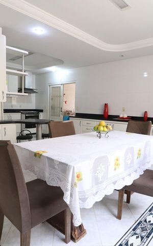 Casa para alugar com 456m², 7 quartos e 5 vagasCozinha