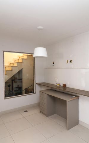 Casa à venda com 707m², 6 quartos e 4 vagasCozinha