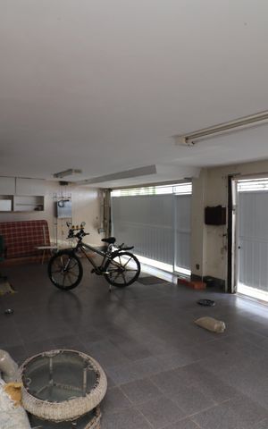 Casa à venda com 707m², 6 quartos e 4 vagasGaragem