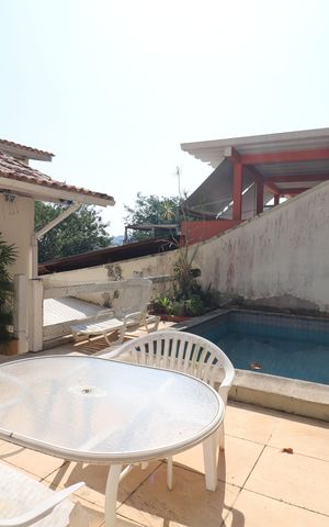 Casa à venda com 707m², 6 quartos e 4 vagasÁrea da piscina