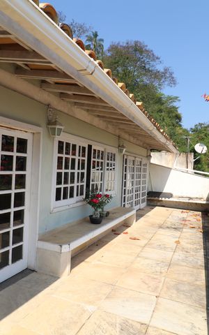 Casa à venda com 707m², 6 quartos e 4 vagasTerraço