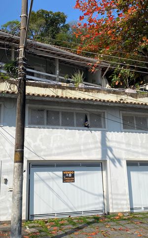 Casa à venda com 707m², 6 quartos e 4 vagasFachada
