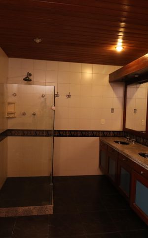 Casa à venda com 707m², 6 quartos e 4 vagasBanheiro da Suíte 3