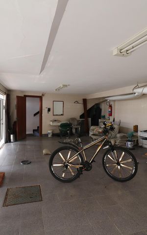 Casa à venda com 707m², 6 quartos e 4 vagasGaragem