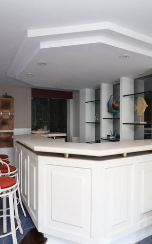 Casa à venda com 707m², 6 quartos e 4 vagasSala