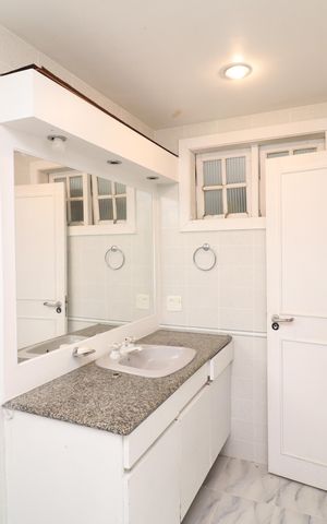 Casa à venda com 707m², 6 quartos e 4 vagasBanheiro da Suíte 2