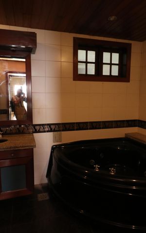 Casa à venda com 707m², 6 quartos e 4 vagasBanheiro da Suíte 3