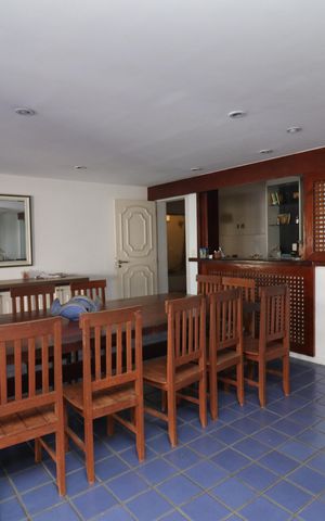 Casa à venda com 707m², 6 quartos e 4 vagasSala