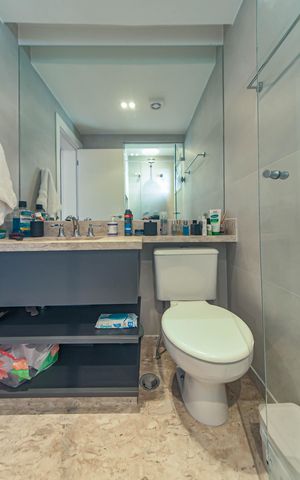 Apartamento à venda com 74m², 2 quartos e 2 vagasBanheiro da Suíte