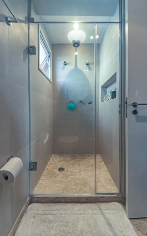 Apartamento à venda com 74m², 2 quartos e 2 vagasBanheiro da Suíte