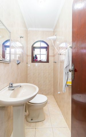 Casa à venda com 150m², 4 quartos e 2 vagasBanheiro Superior