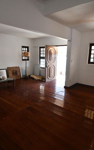 Casa à venda com 390m², 7 quartos e 4 vagasSala