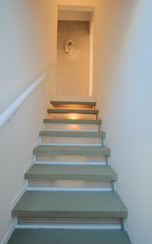 Casa para alugar com 115m², 2 quartos e 1 vagaEscada