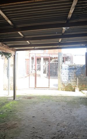 Casa à venda com 60m², 2 quartos e 2 vagasÁrea externa