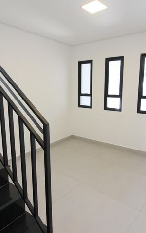 Casa à venda com 115m², 3 quartos e 2 vagasSala