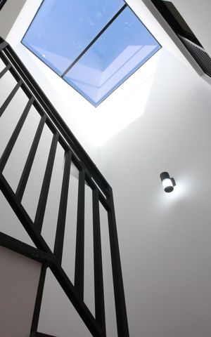 Casa à venda com 115m², 3 quartos e 2 vagasEscada