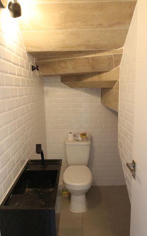 Casa à venda com 115m², 3 quartos e 2 vagasLavabo