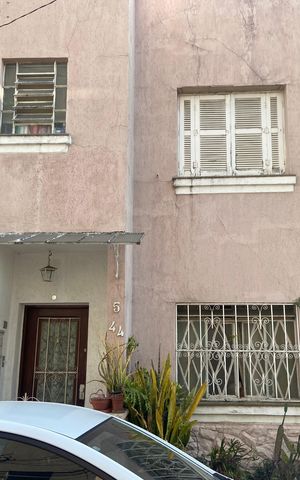 Casa à venda com 105m², 3 quartos e 1 vaga Casa à venda com 105m², 3 quartos e 1 vagaFachada
