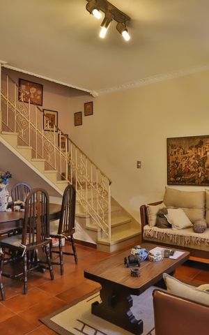 Casa à venda com 105m², 3 quartos e 1 vaga Casa à venda com 105m², 3 quartos e 1 vagaSala