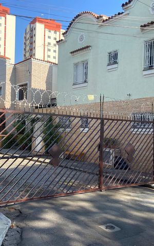Casa à venda com 105m², 3 quartos e 1 vaga Casa à venda com 105m², 3 quartos e 1 vagaFachada