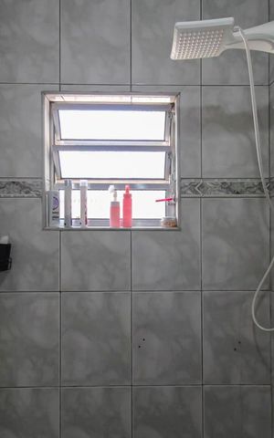Casa à venda com 165m², 2 quartos e 5 vagasBanheiro